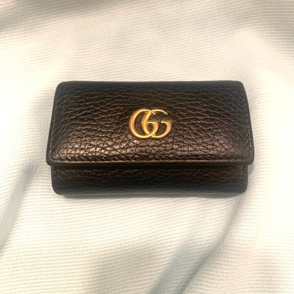 GUCCI GG Marmont  Black Leather 6 Ring Key Case